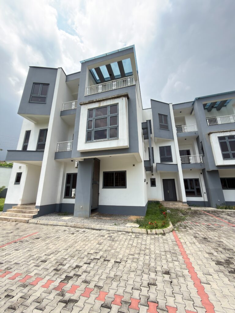 MULTI-FAMILY ESTATE LISTNG. WUSE-2-ABUJA