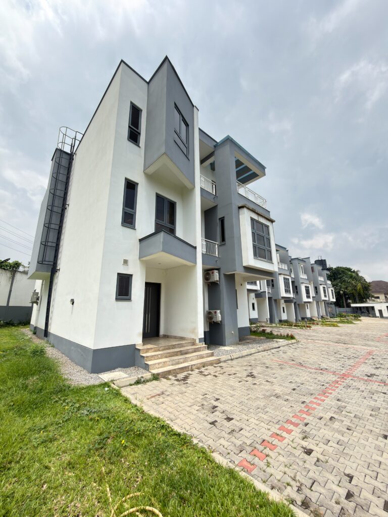 MULTI-FAMILY ESTATE LISTNG. WUSE-2-ABUJA